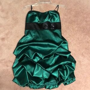 Strapless formal dress